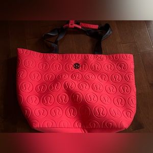 Lululemon logo large neoprene hot pink tote bag